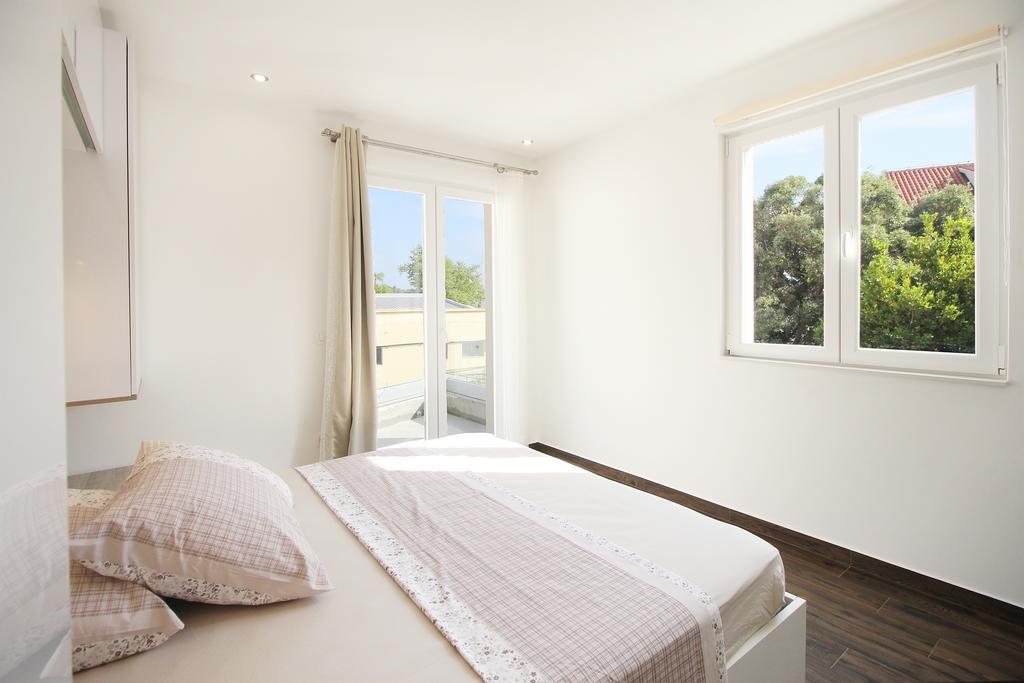Villa Lile Baška Voda エクステリア 写真